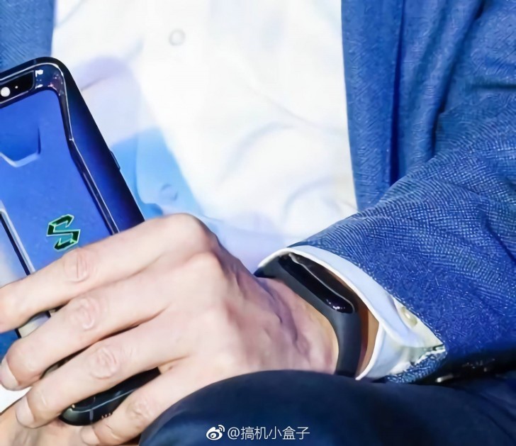 Фитнес-трекер Xiaomi Mi Band 3 уже существует